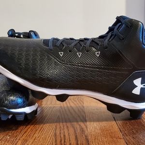 Under Armour Hammer Mid RM Wide Football Cleats